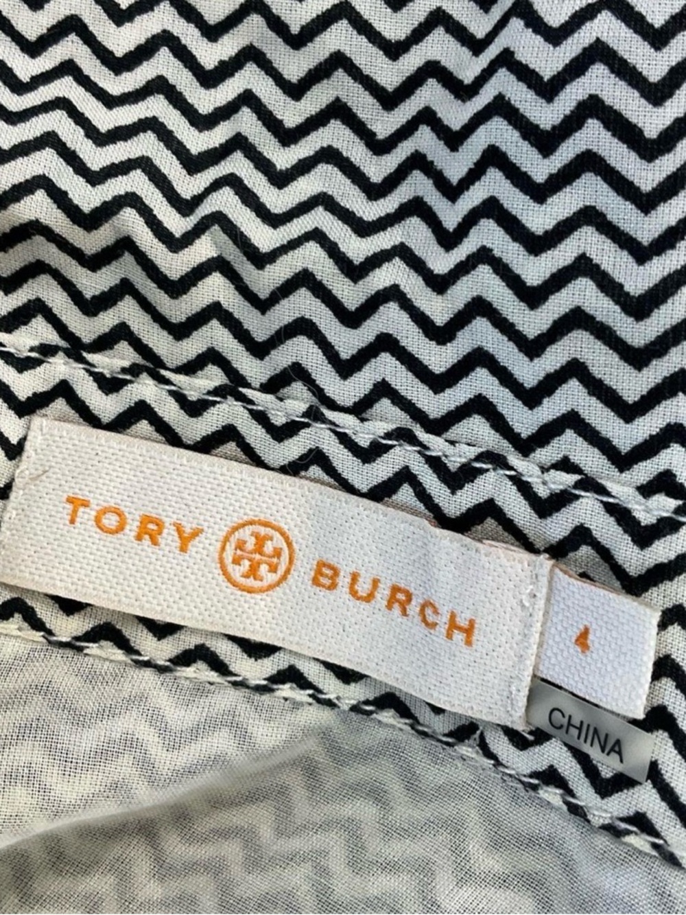 Lightweight Tory Burch Black and White Zigzag Shirt Dress ☀️ - Picture 4 of 4